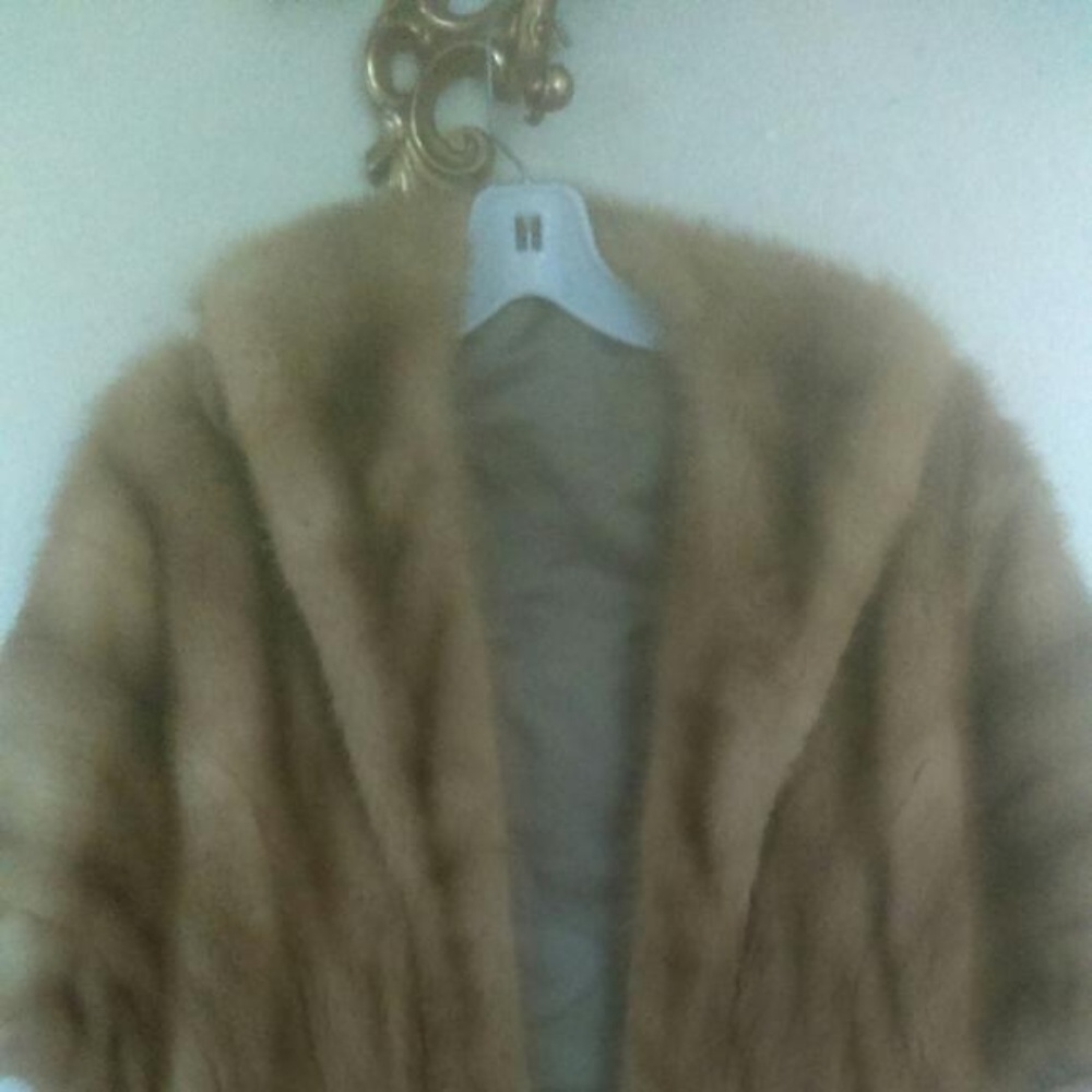 Tan coat - Picture 5 of 8